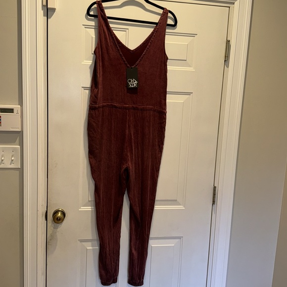 NWT CHASER Hairloom Acid wash Jumpsuit in Burgundy - Picture 7 of 10